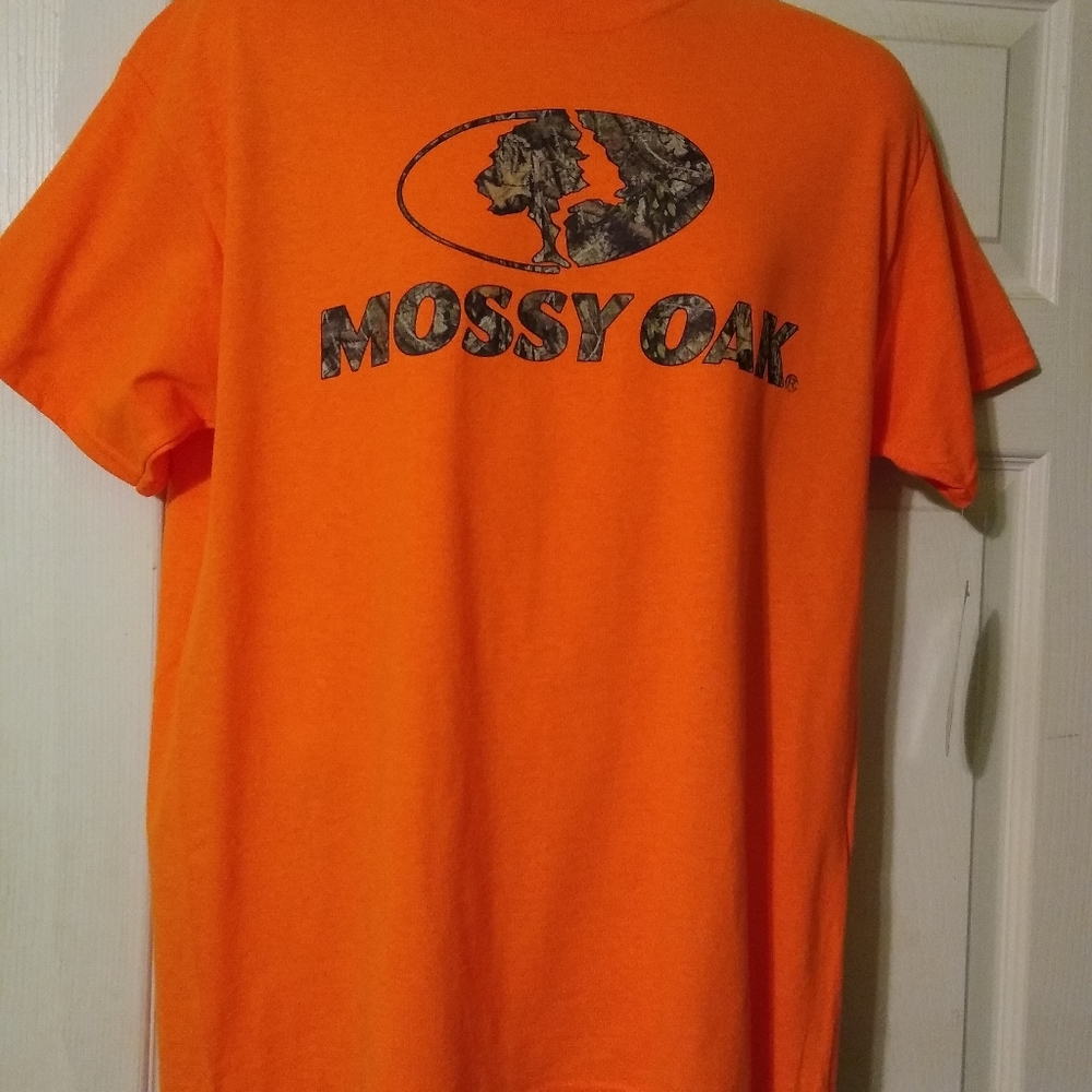 Mossy Oak Men's Size XL and L short sleeve Tshirt